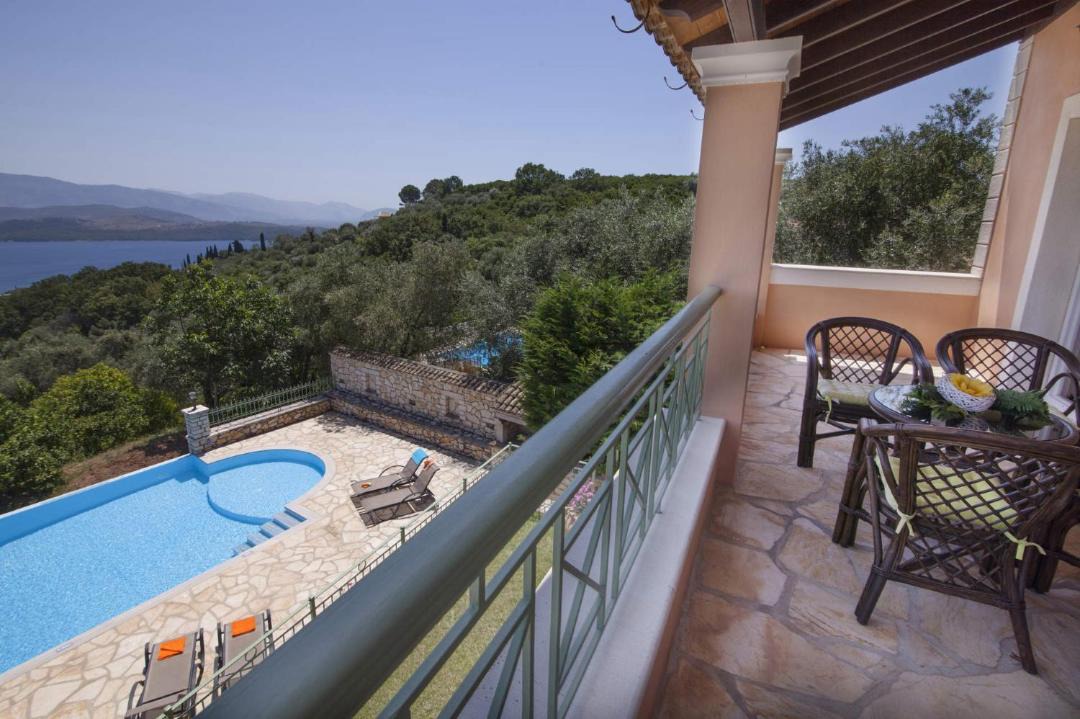 Photo of Patio Balcony in Petaleia