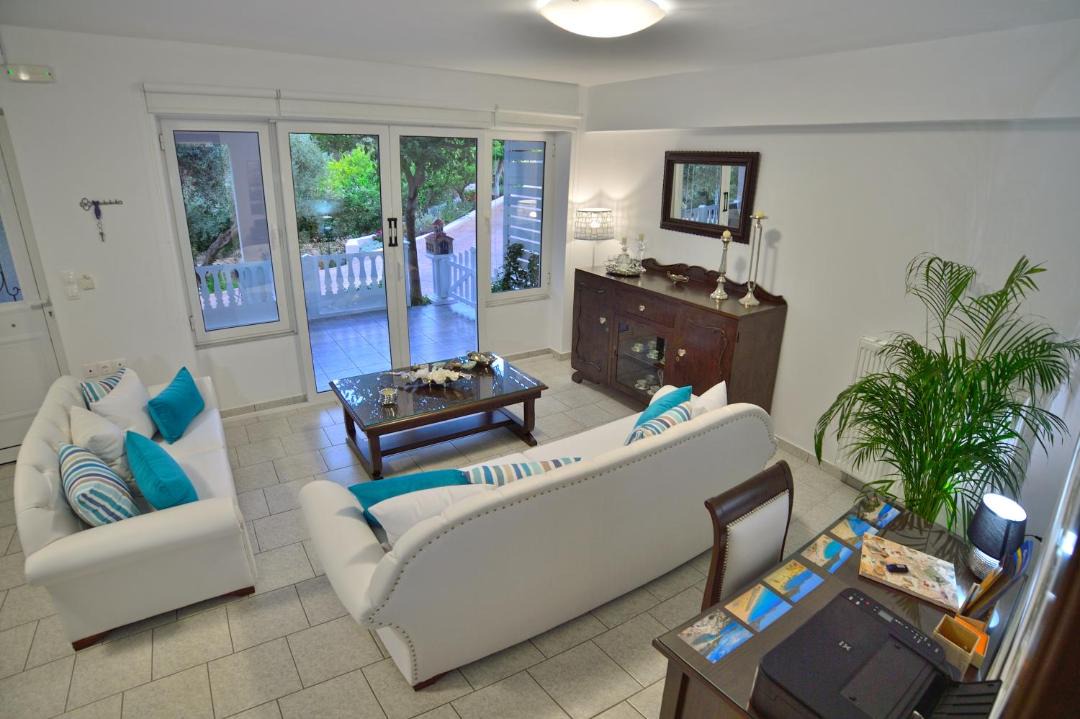 Photo of Livingroom in Platanos