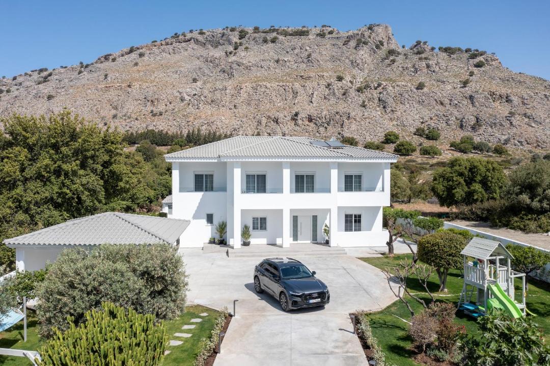 Photo of Others in Pefkos