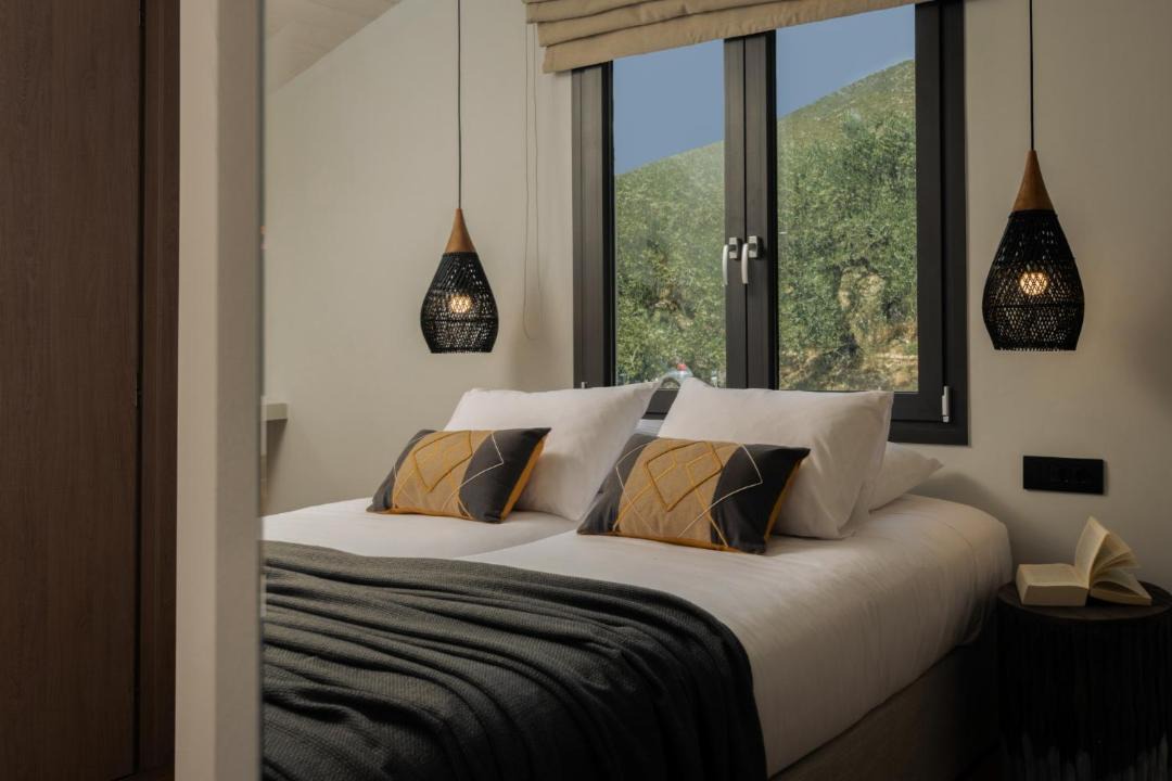 Photo of Bedroom in Pigadhakia
