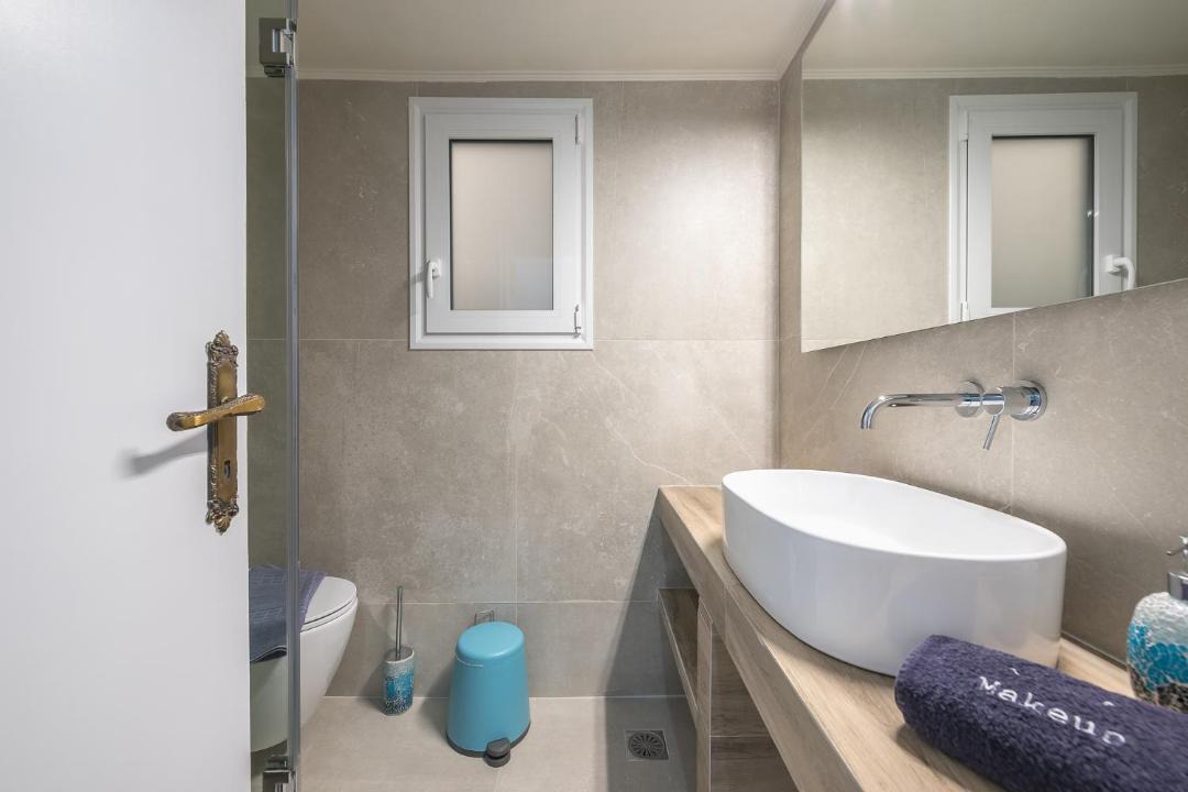 Photo of Bathroom in Ampelokipoi