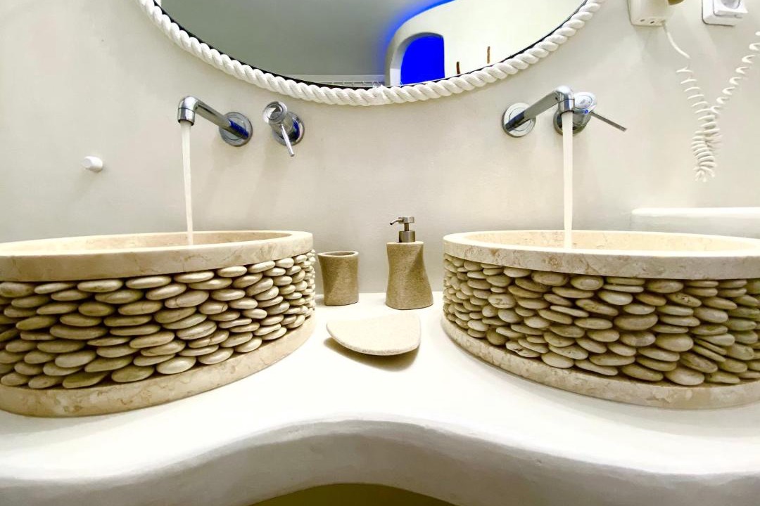 Photo of Bathroom in Adamas