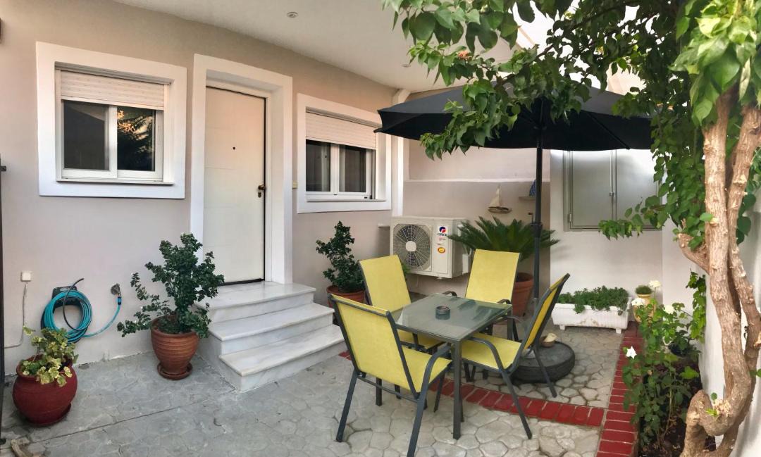 Photo of Patio Balcony in Markopoulon