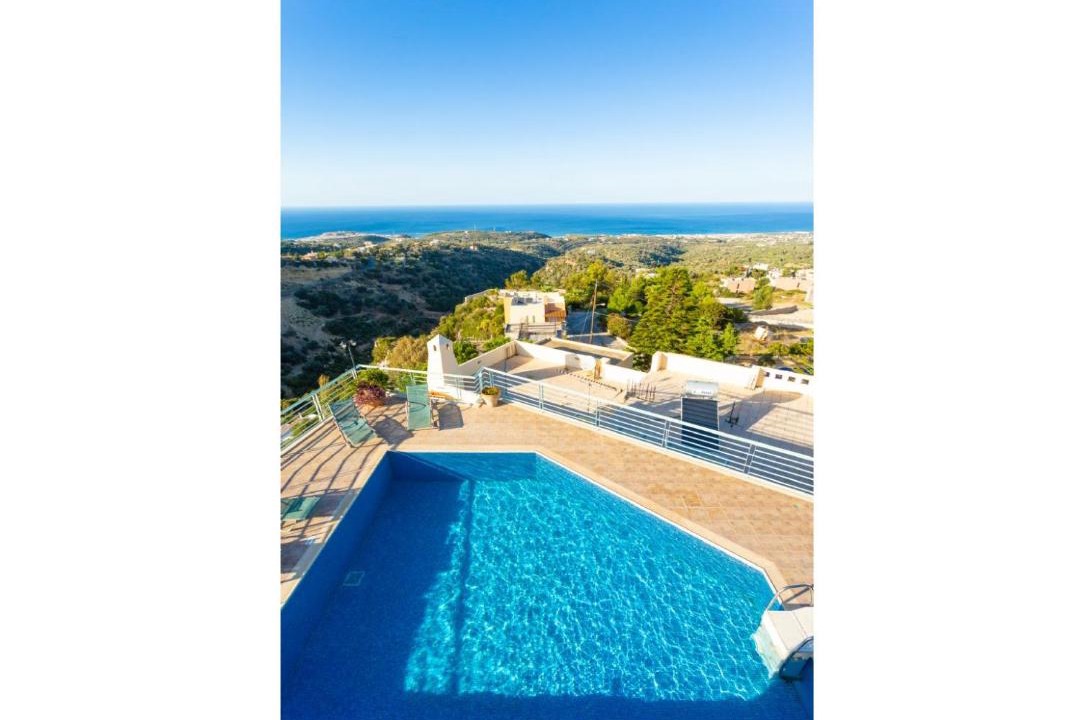 Photo of Patio Balcony in Roussospiti
