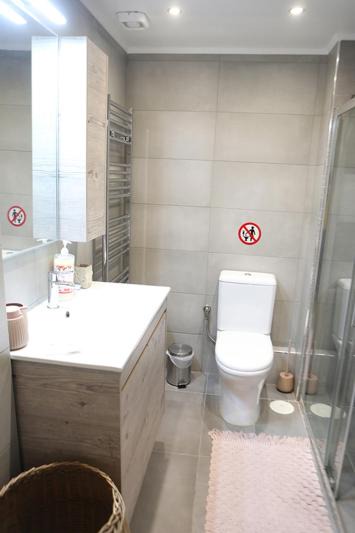 Photo of Bathroom in Exarhia