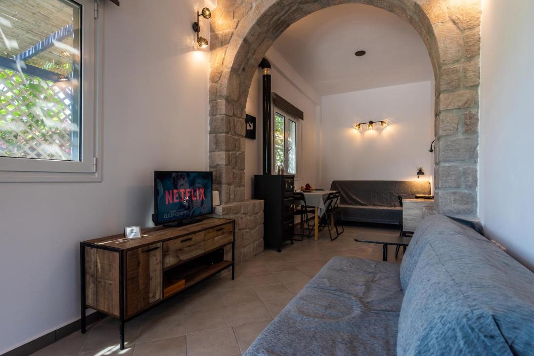 Photo of Livingroom in Adamas