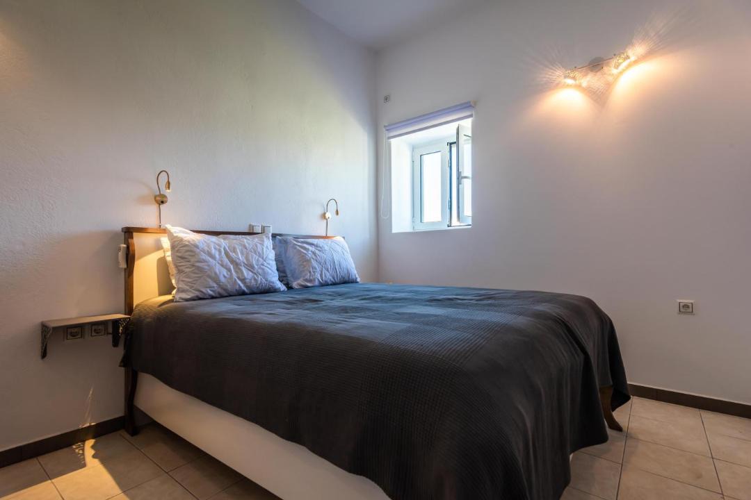 Photo of Bedroom in Adamas