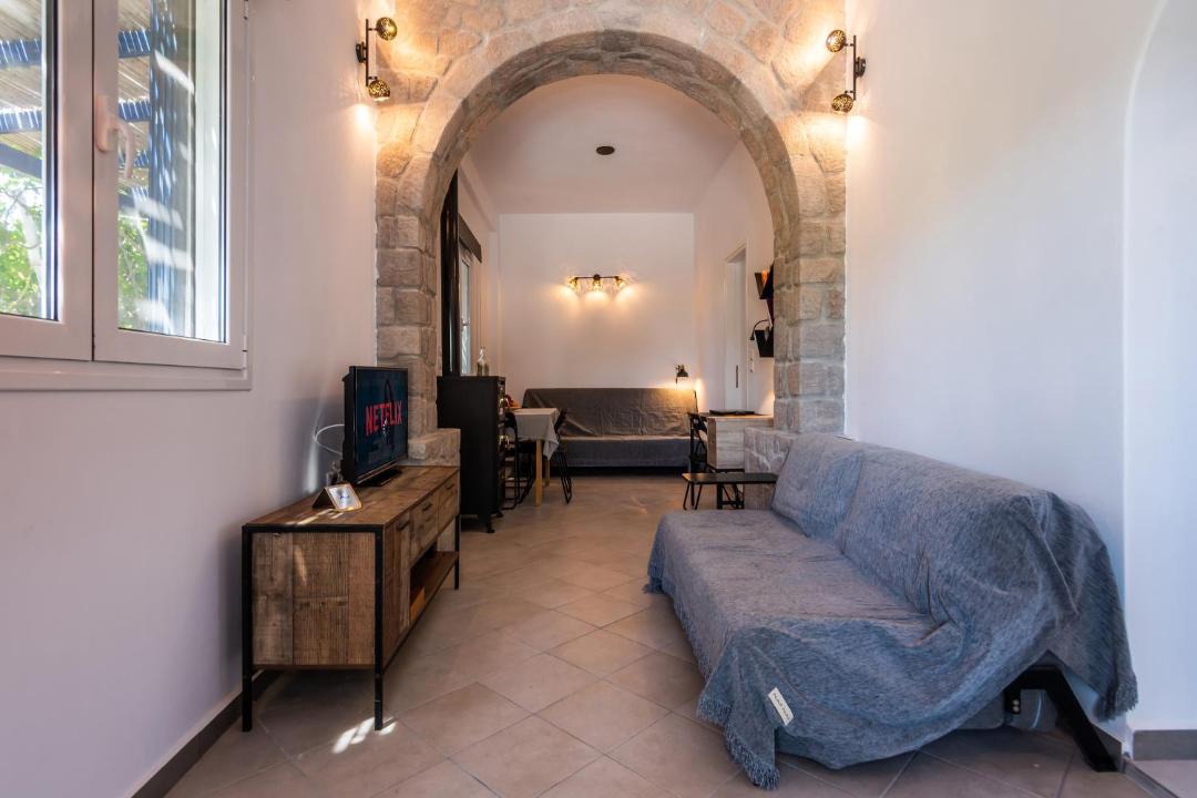 Photo of Livingroom in Adamas