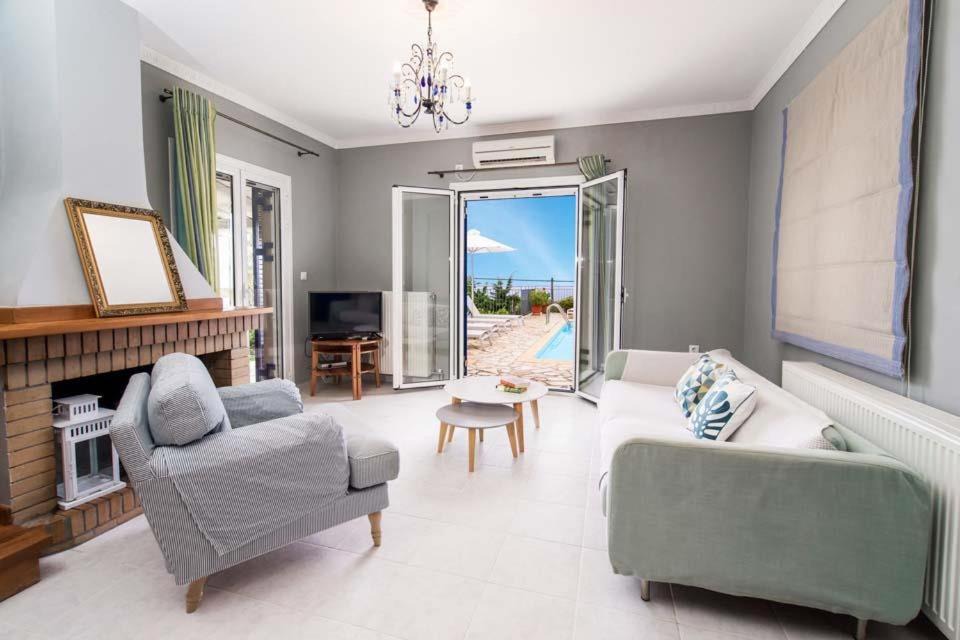 Photo of Livingroom in Antipata