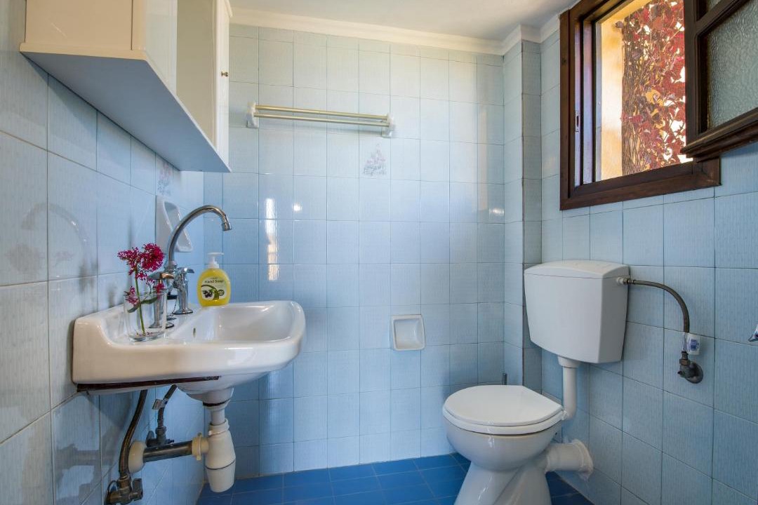 Photo of Bathroom in Pyrgos Psilonerou