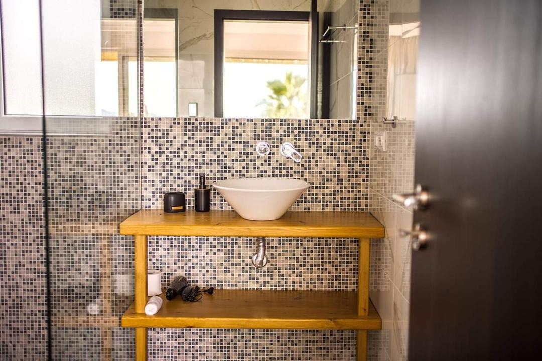 Photo of Bathroom in Diasella