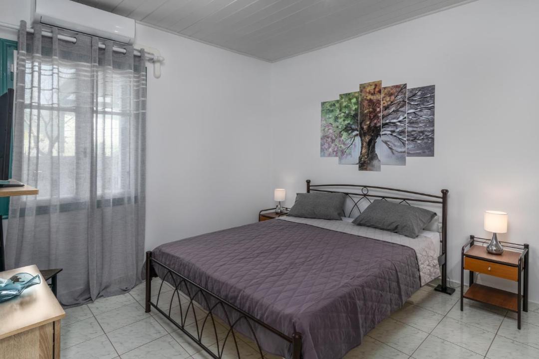 Photo of Bedroom in Adamas