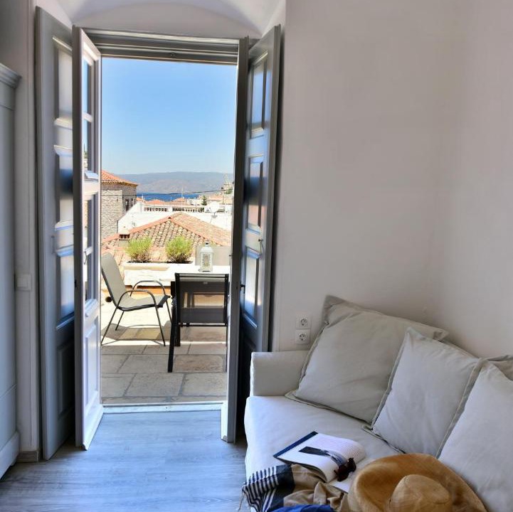 Photo of Others in Hydra