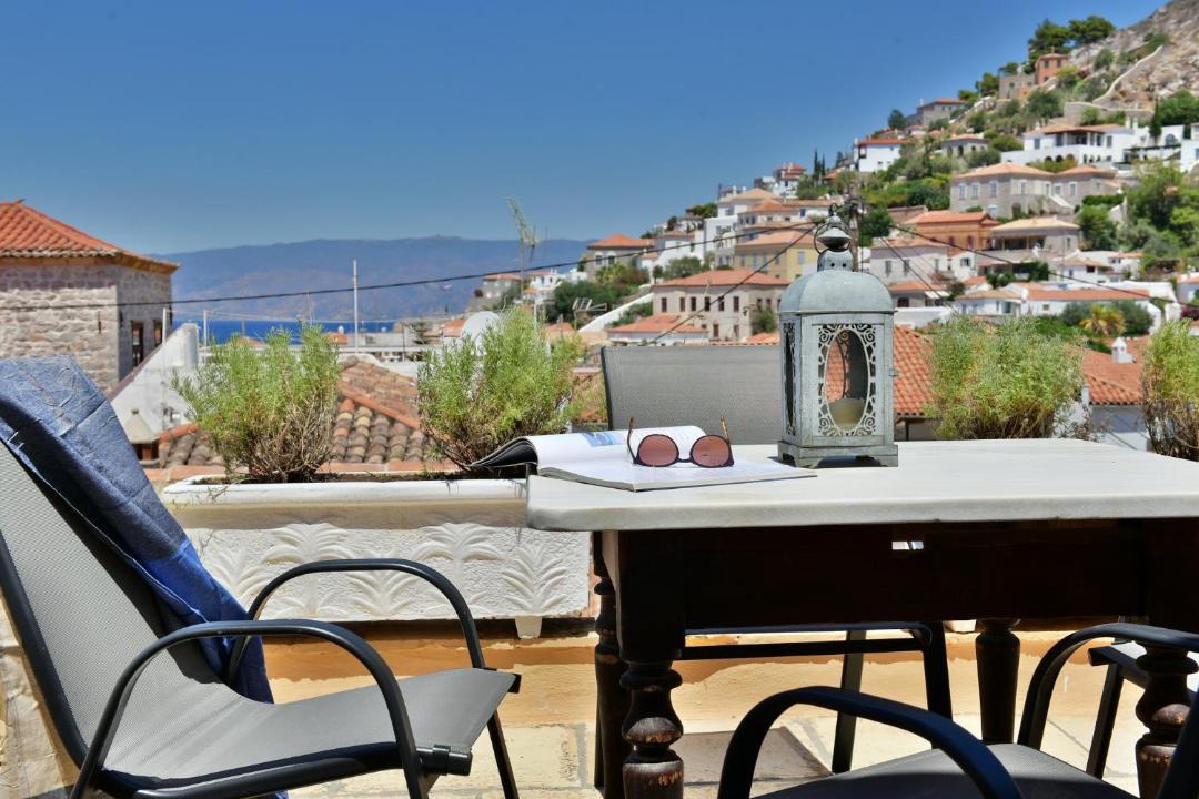 Photo of Others in Hydra