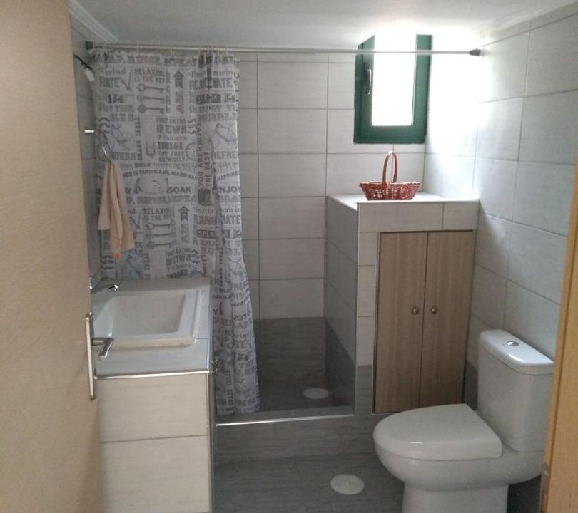 Photo of Bathroom in Mourteri