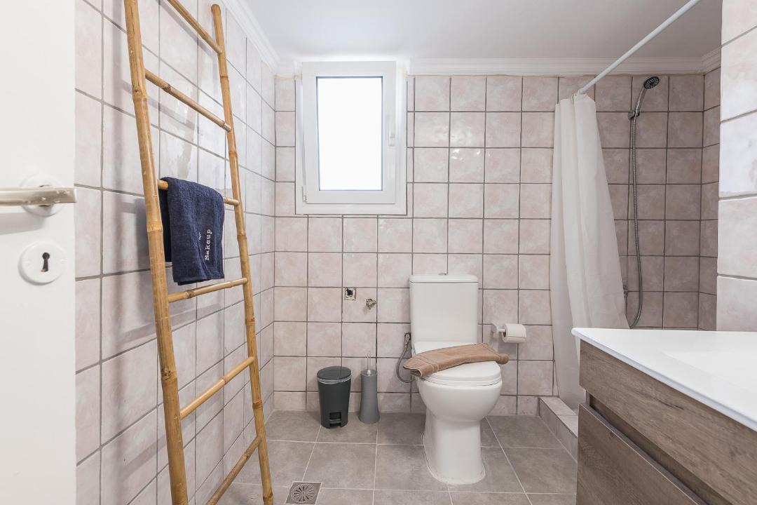 Photo of Bathroom in Ampelokipoi