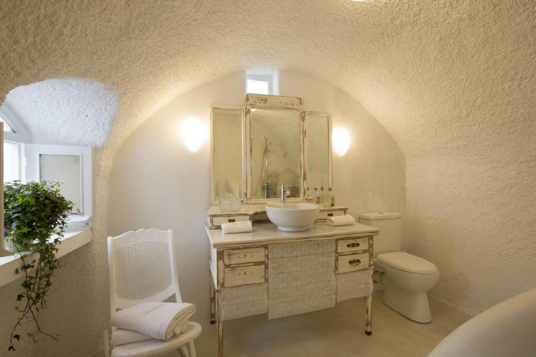 Photo of Bathroom in Vothon