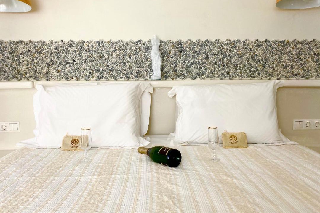 Photo of Bedroom in Adamas