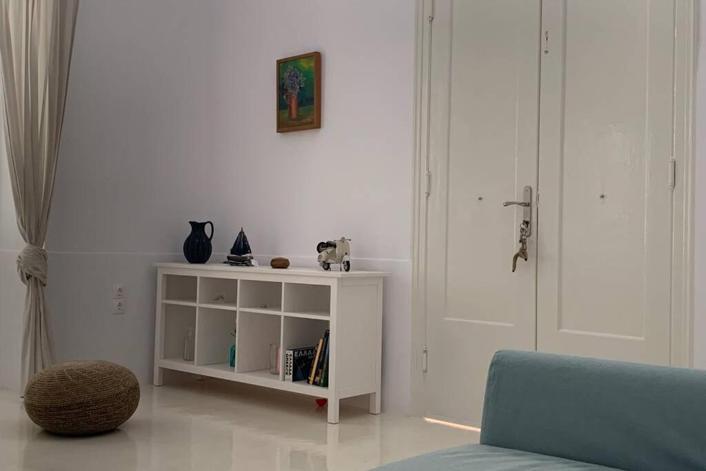 Photo of Livingroom in Paleopolis