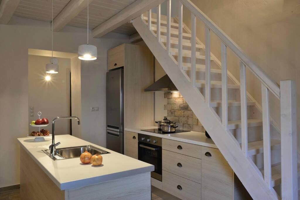 Photo of Kitchen in Tzitzifes