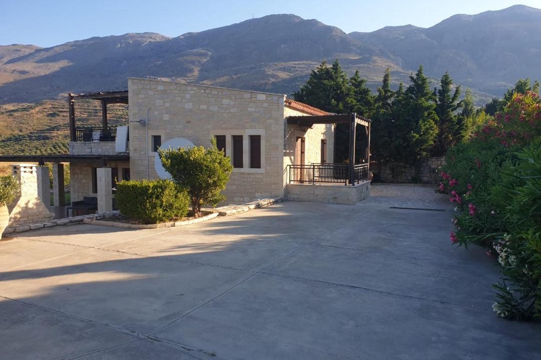 Photo of Buildings in Lefkogeia