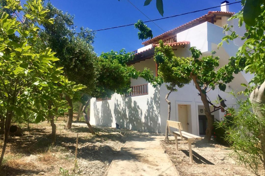 Photo of Buildings in Roussospiti