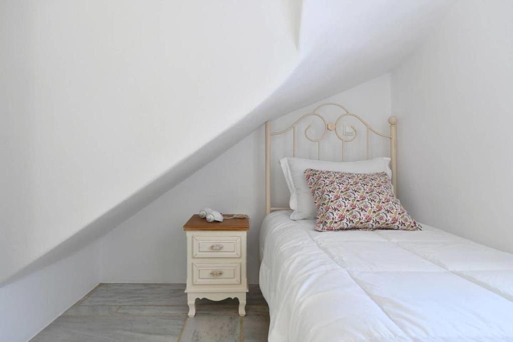 Photo of Bedroom in Ampelas