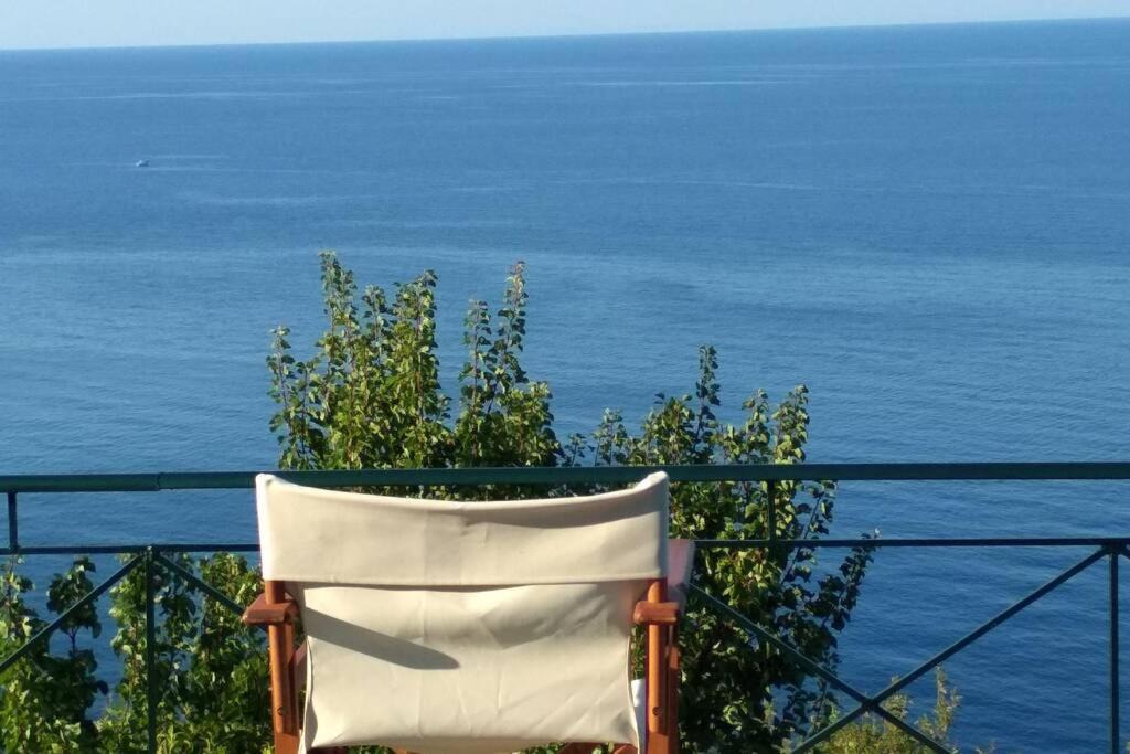 Photo of Patio Balcony in Lambinou