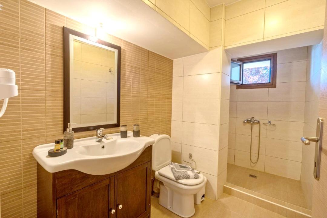 Photo of Bathroom in Kaloniktis