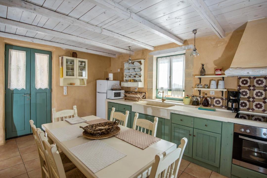 Photo of Kitchen in Samonas