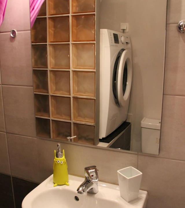 Photo of Bathroom in Neapoli