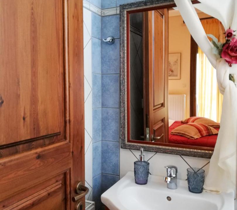 Photo of Bathroom in Karpenisi
