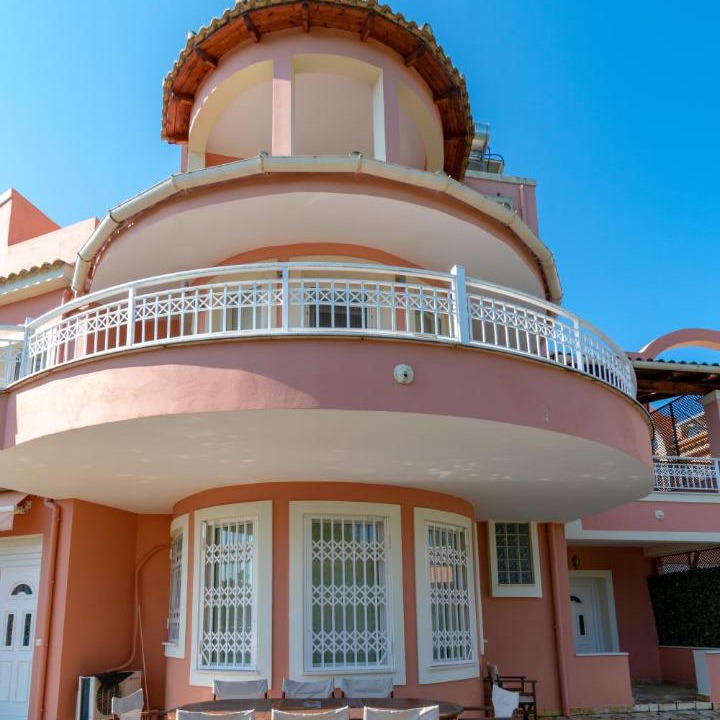 Photo of Buildings in Dassia