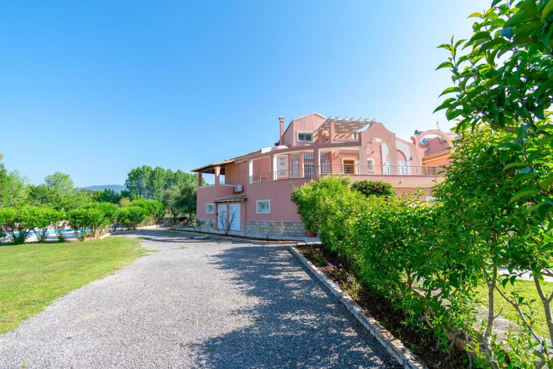 Photo of Buildings in Dassia