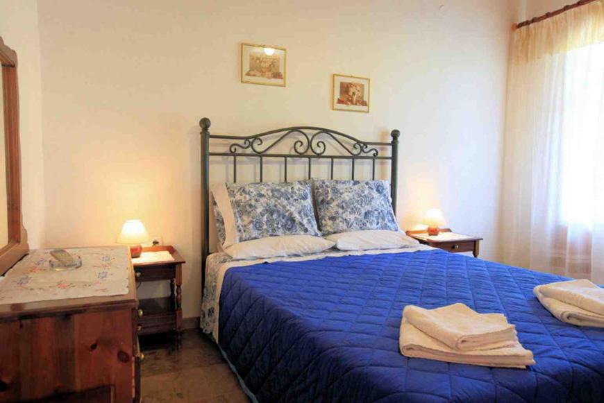 Photo of Bedroom in Petaleia
