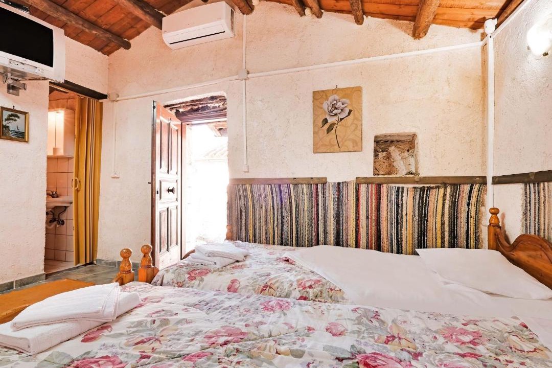 Photo of Bedroom in Ano Volimes