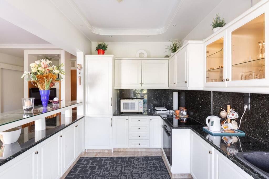 Photo of Kitchen in Alimos