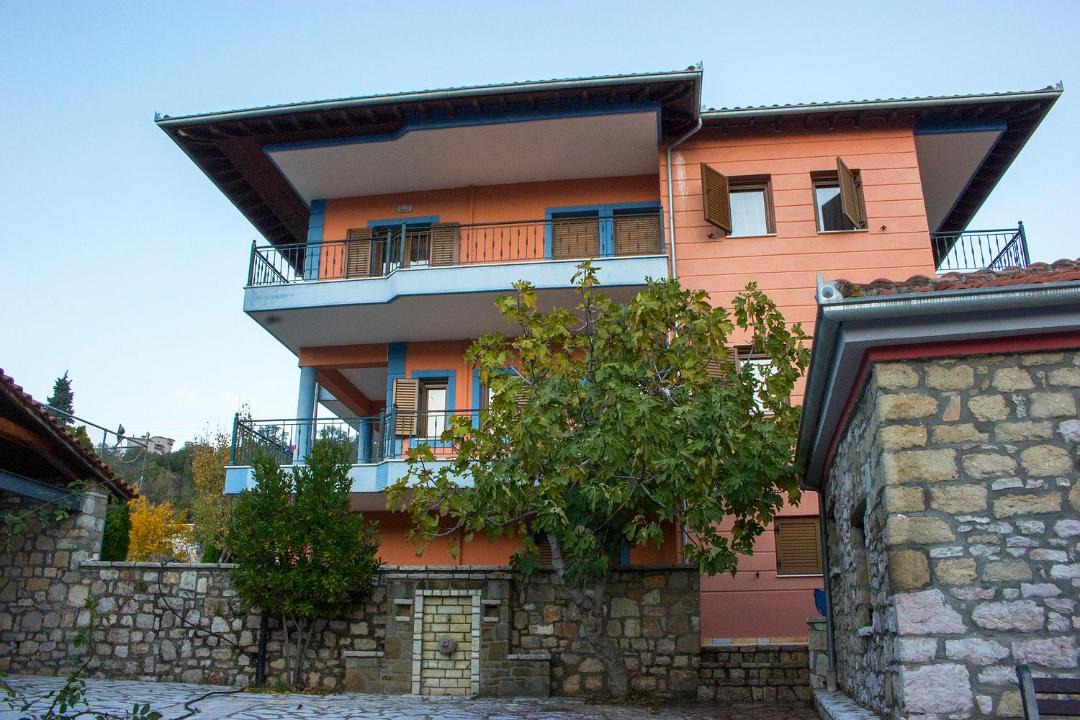 Photo of Buildings in Kalambaka