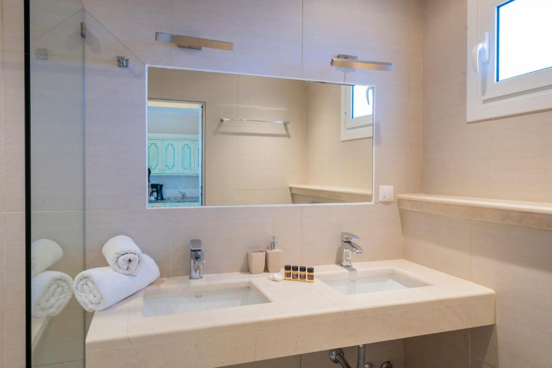 Photo of Bathroom in Kato Korakiana
