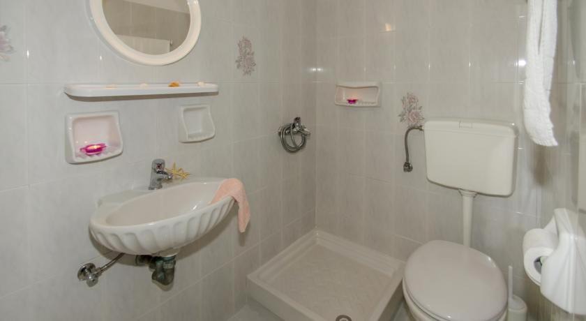 Photo of Bathroom in Triovasalos