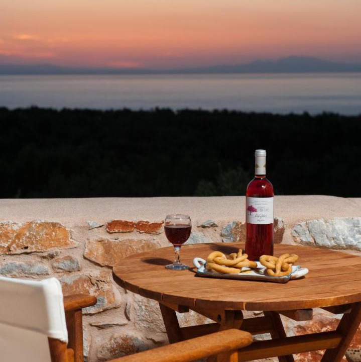 Photo of Patio Balcony in Omales