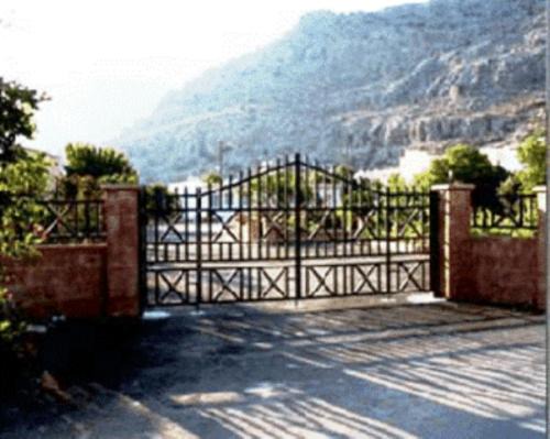 Photo of Others in Pefkos
