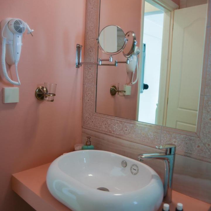 Photo of Bathroom in Plitra