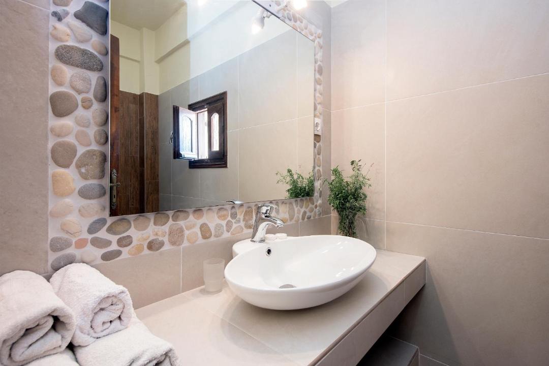 Photo of Bathroom in Apraos