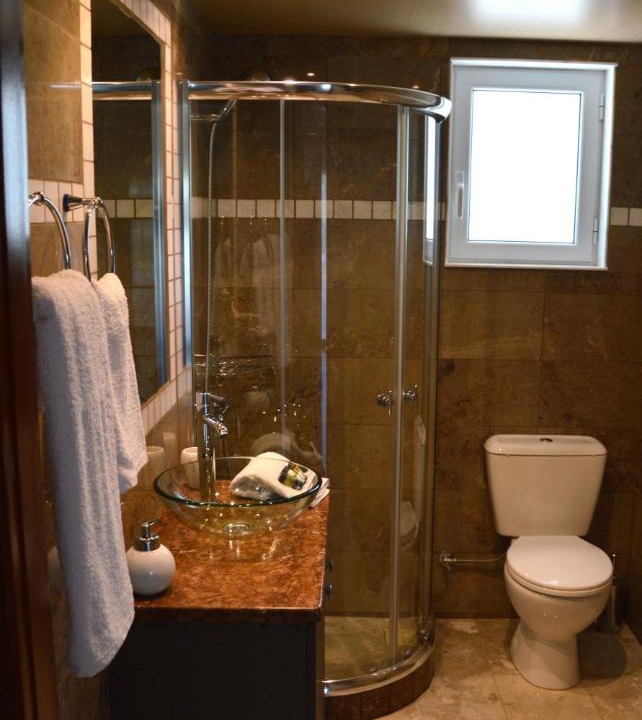 Photo of Bathroom in Marathon
