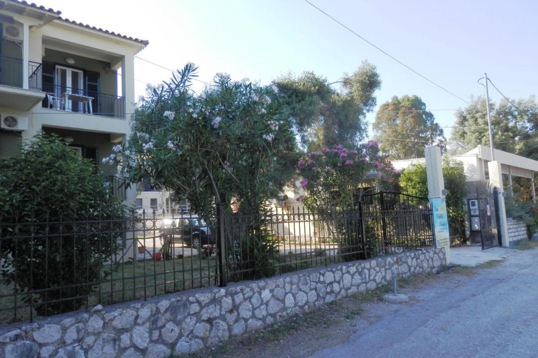 Photo of Buildings in Mikros Gialos