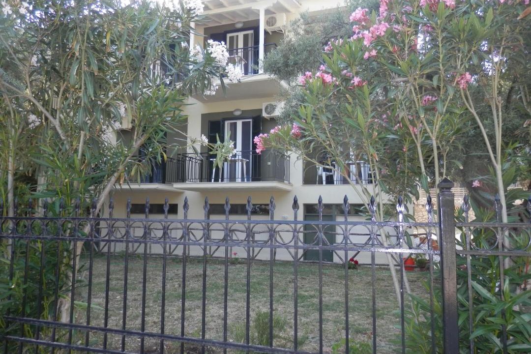 Photo of Buildings in Mikros Gialos