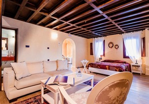 Avalon Boutique Suites Hotel