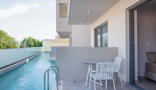 Superior Room with Sharing Pool