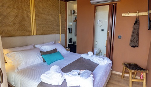 Deluxe Tree House, 1 King Bed, Private Bathroom, Sea View